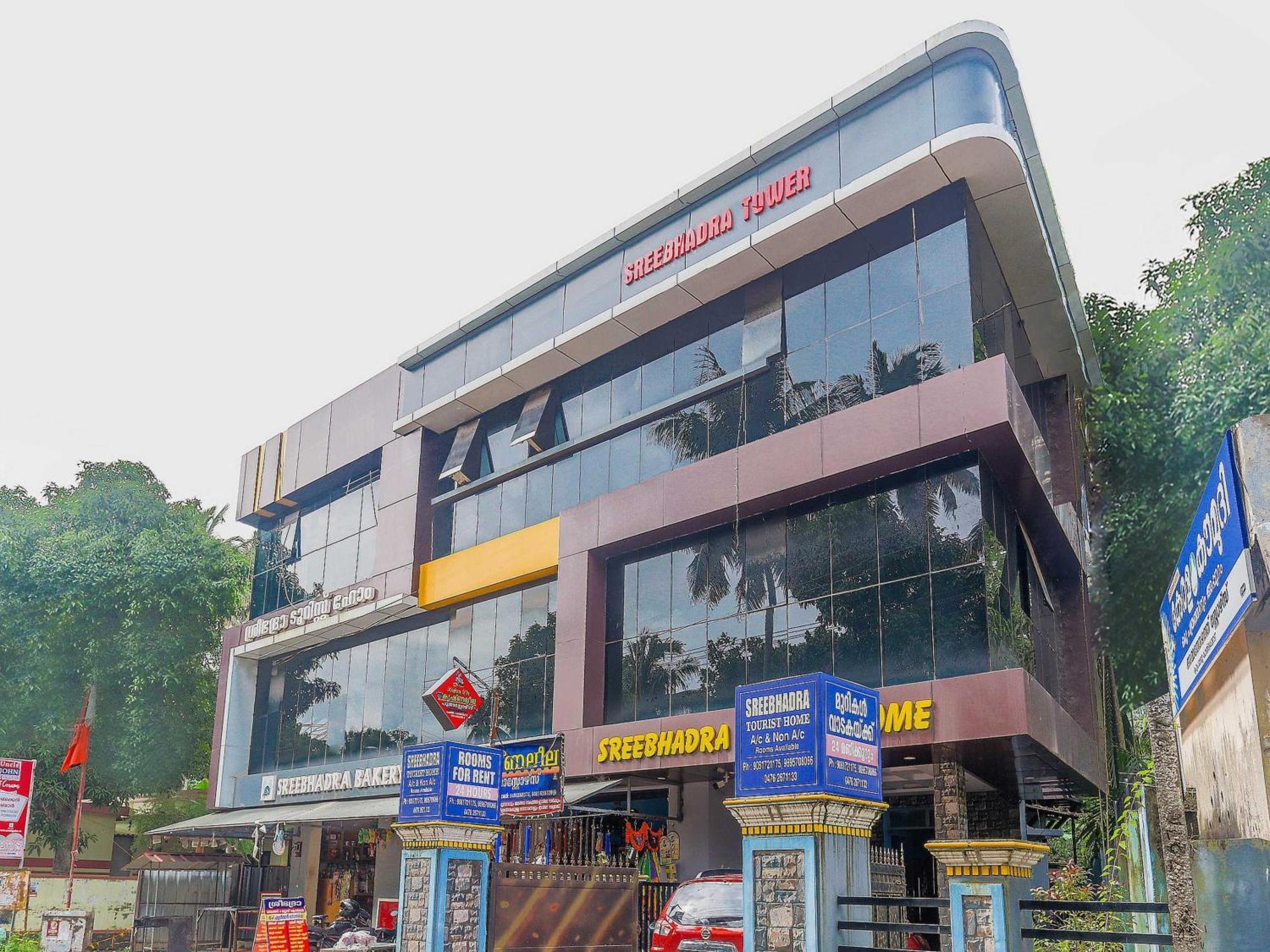 Hotel O Sree Bhadra Tourist Home Kollam Bagian luar foto