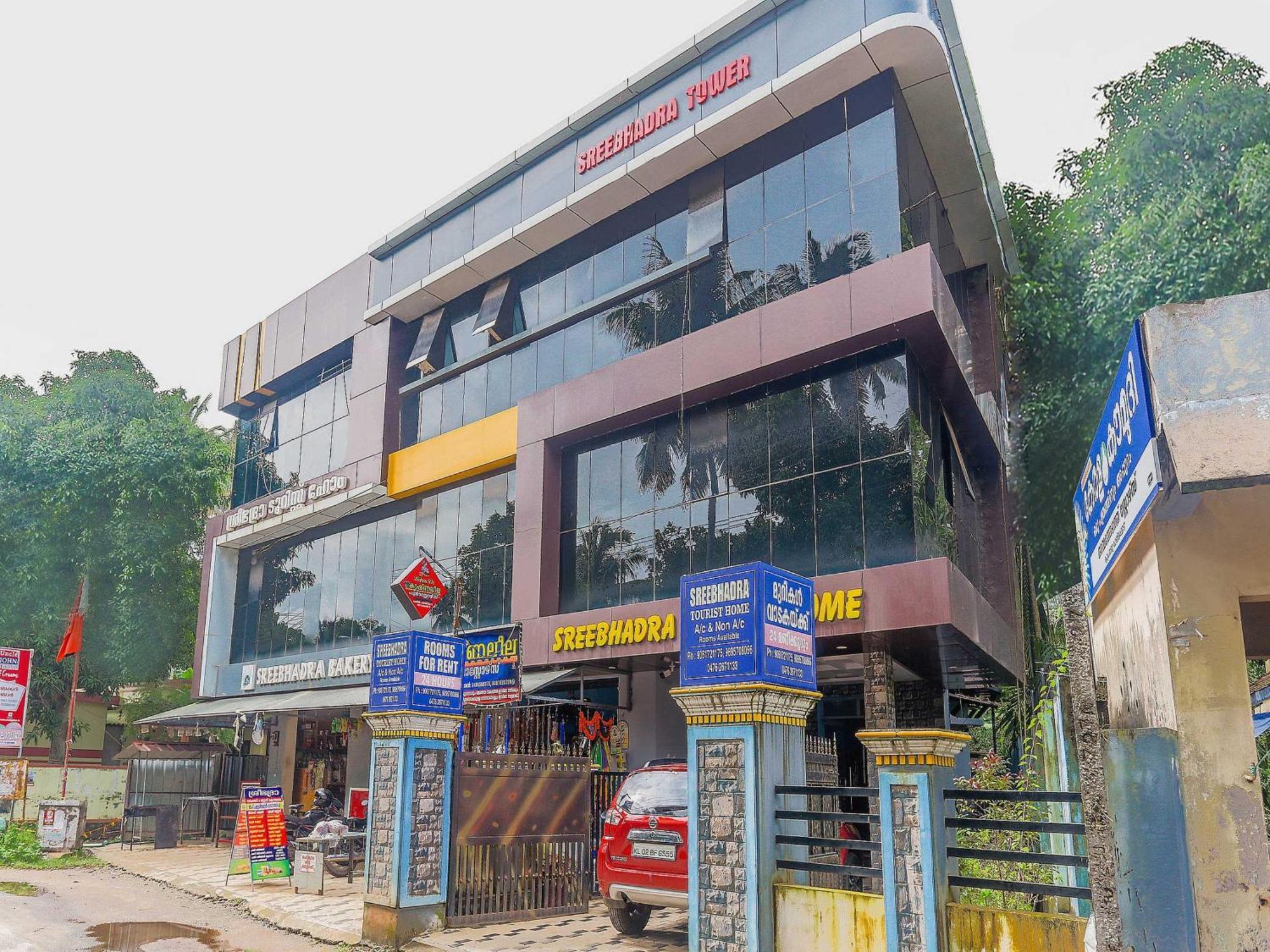 Hotel O Sree Bhadra Tourist Home Kollam Bagian luar foto