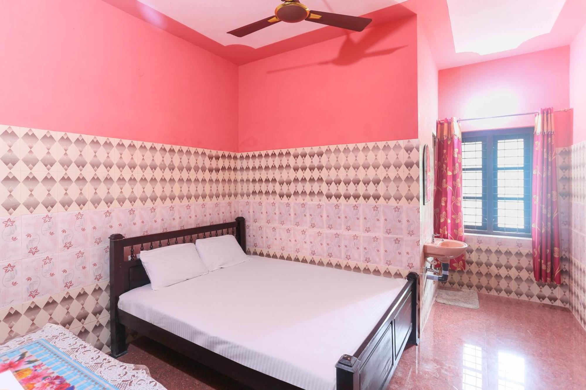 Hotel O Sree Bhadra Tourist Home Kollam Bagian luar foto