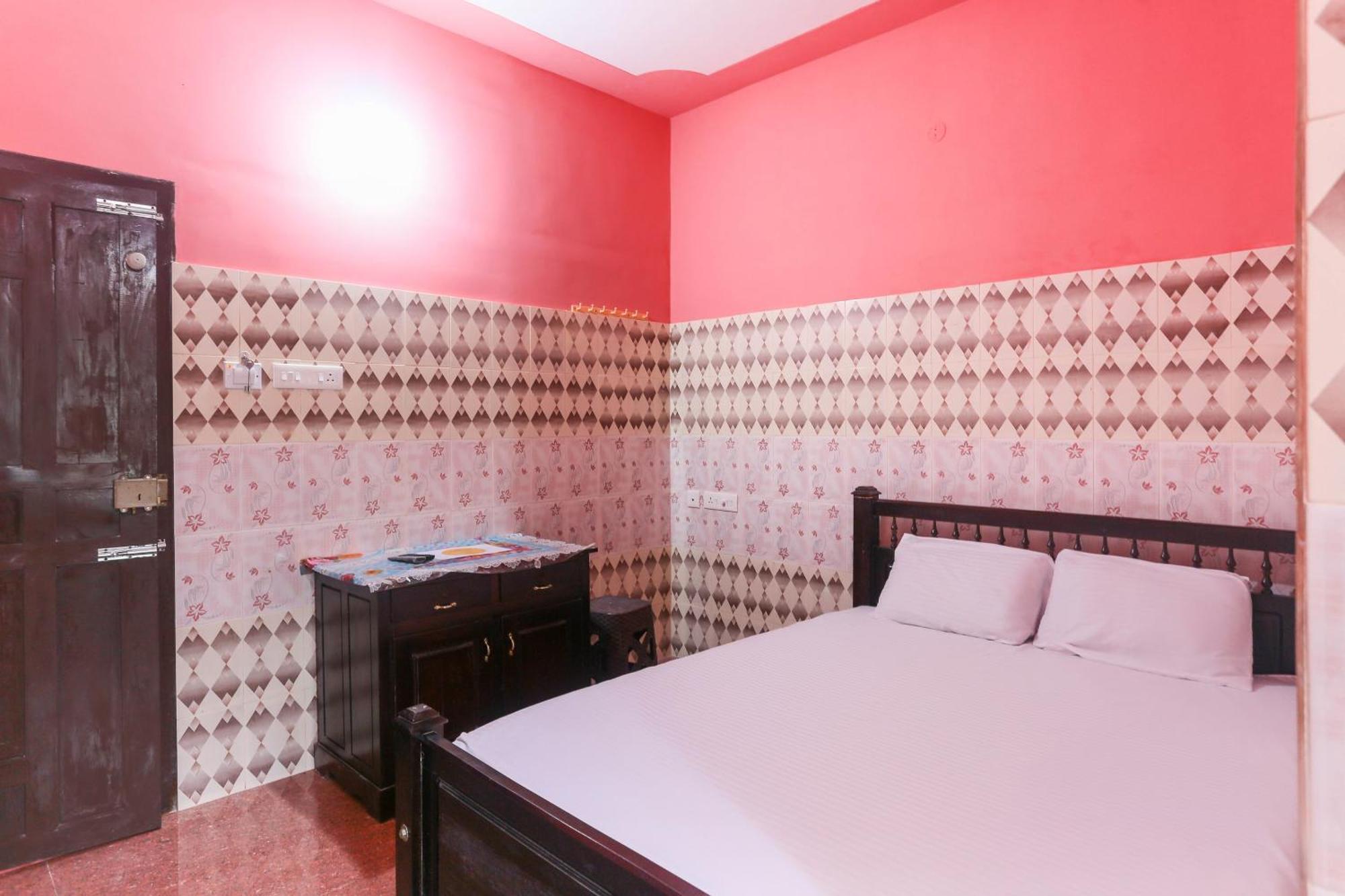 Hotel O Sree Bhadra Tourist Home Kollam Bagian luar foto