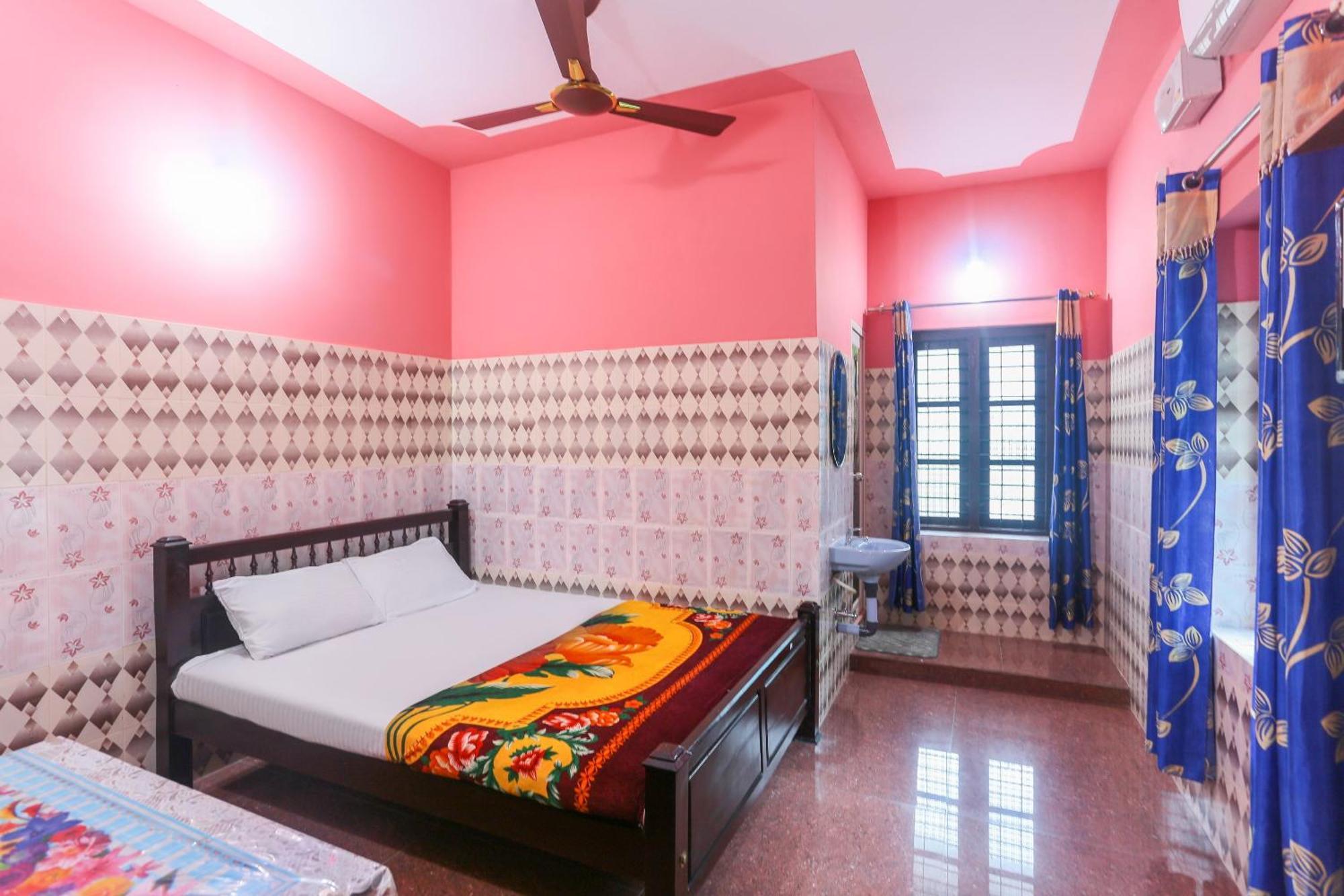 Hotel O Sree Bhadra Tourist Home Kollam Bagian luar foto