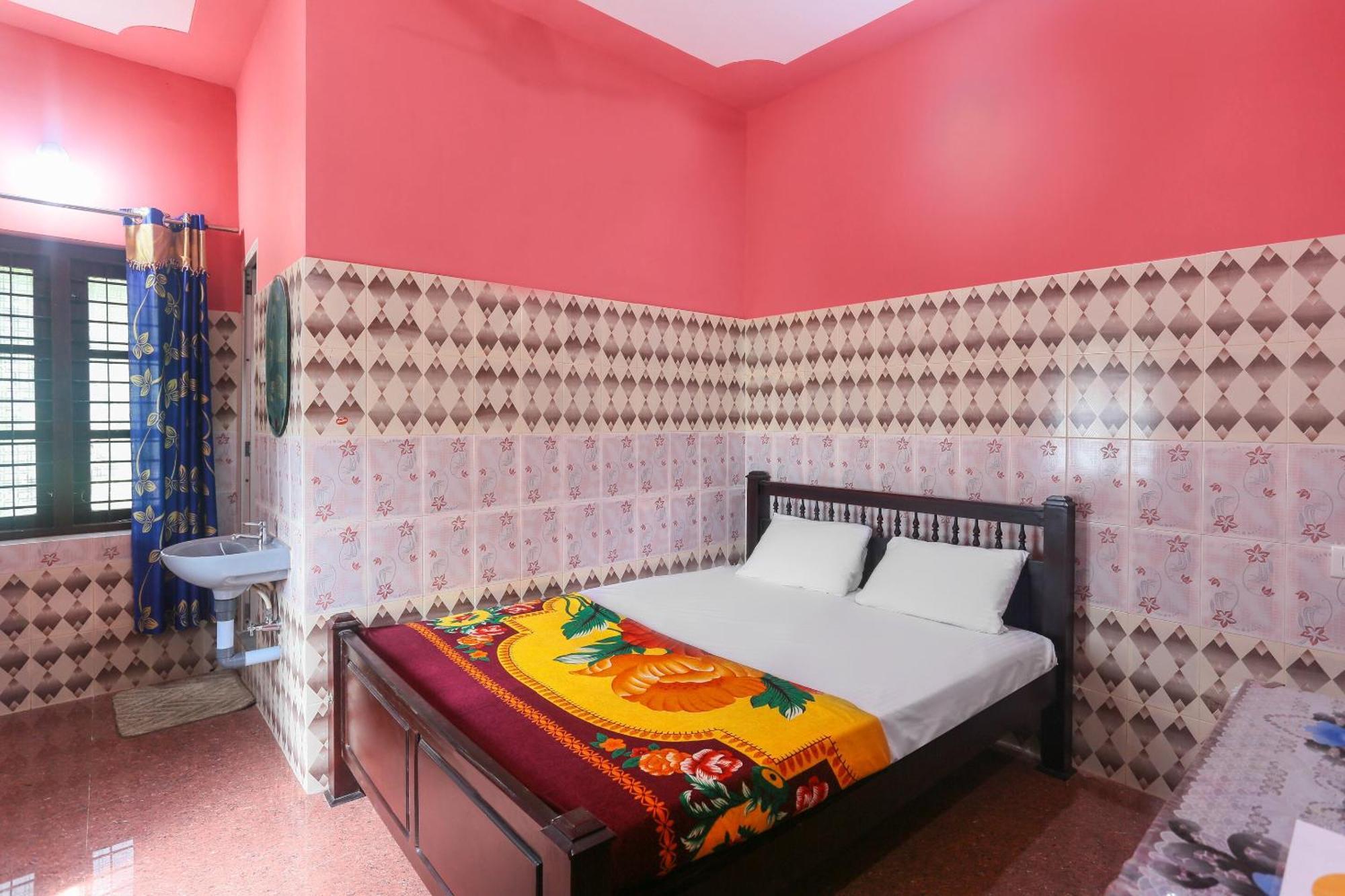 Hotel O Sree Bhadra Tourist Home Kollam Bagian luar foto