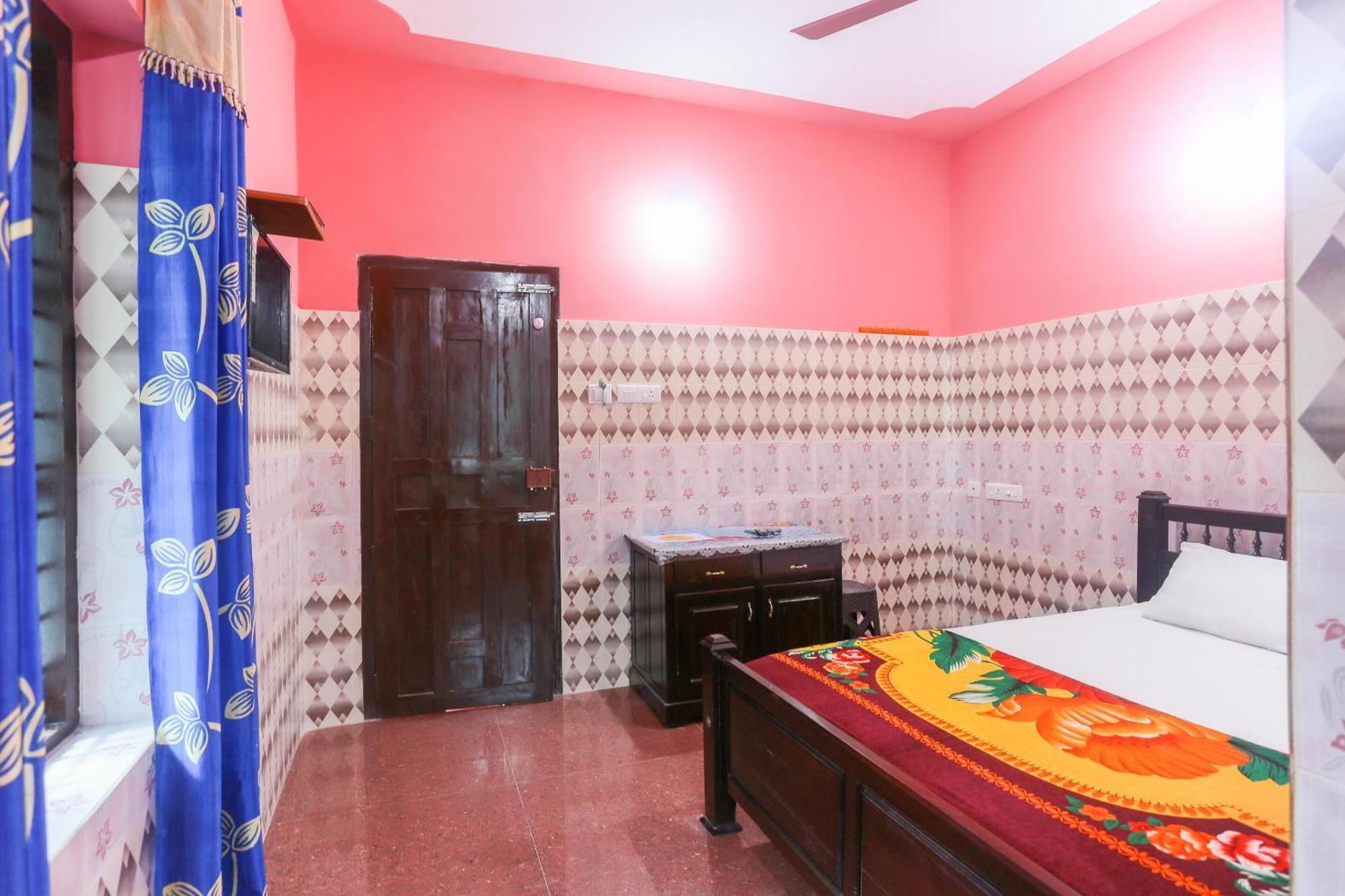 Hotel O Sree Bhadra Tourist Home Kollam Bagian luar foto