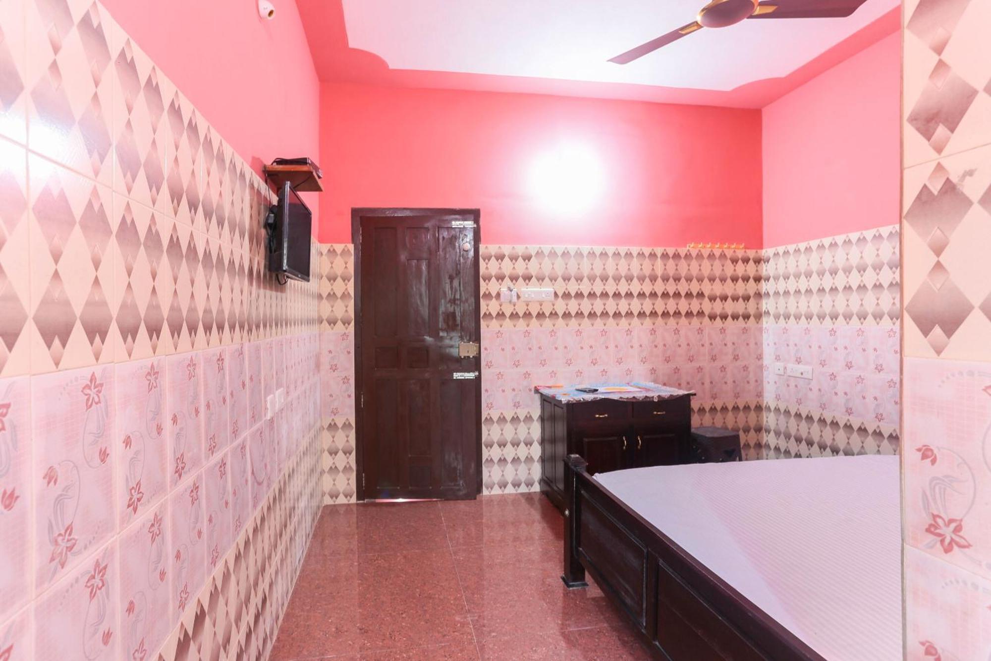 Hotel O Sree Bhadra Tourist Home Kollam Bagian luar foto