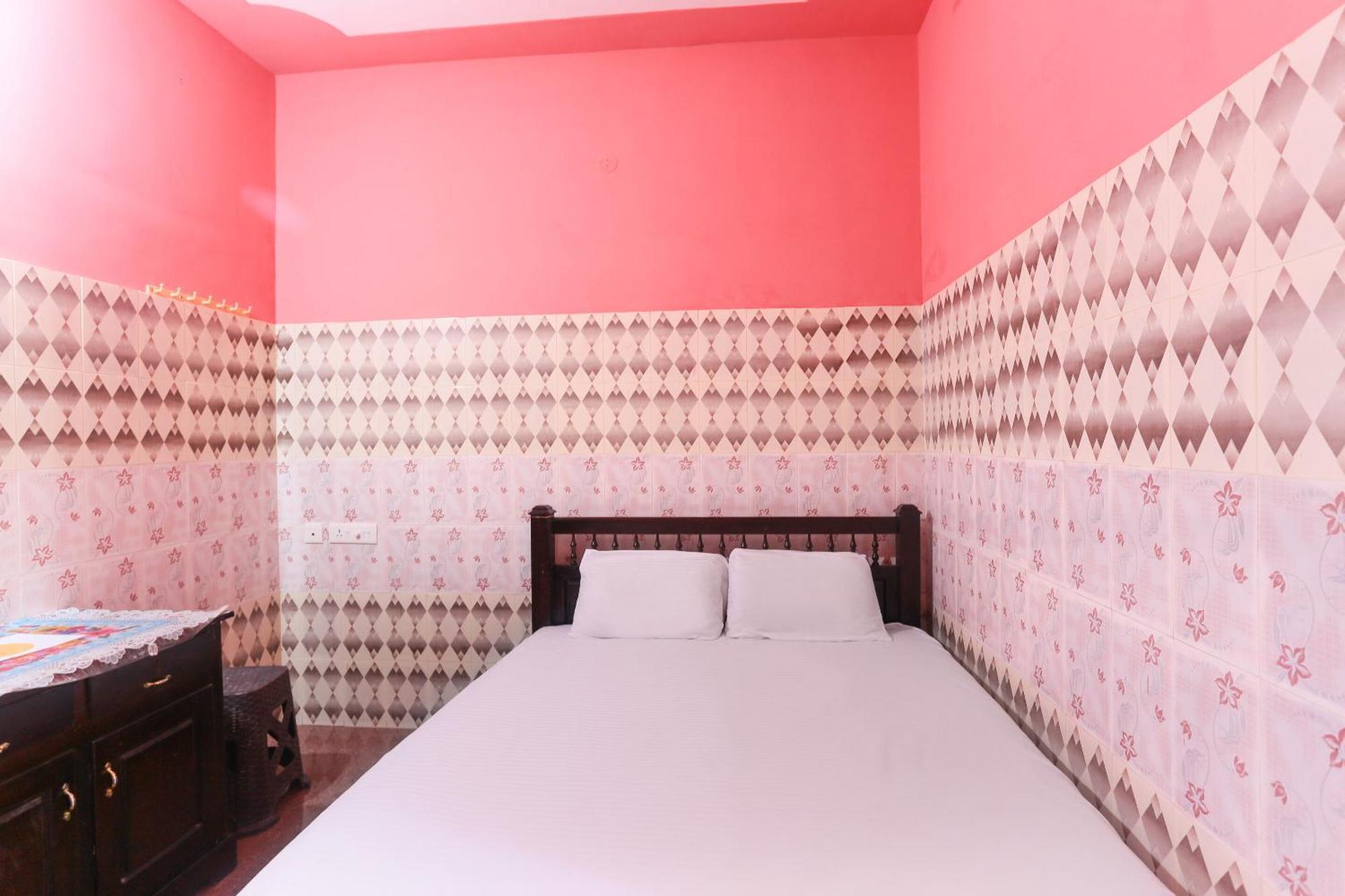 Hotel O Sree Bhadra Tourist Home Kollam Bagian luar foto