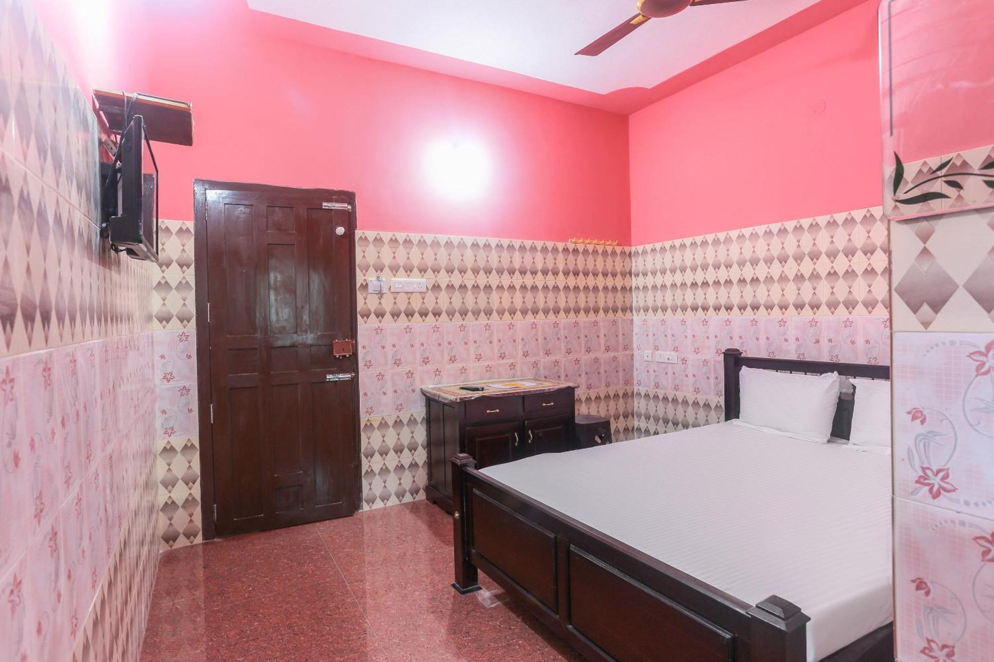 Hotel O Sree Bhadra Tourist Home Kollam Bagian luar foto